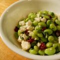 Salade d'edamames au feta et cannerberges