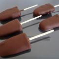 Sucettes glacées chocolat et gousse de vanille