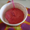 Glace banane-framboise sans lait, sans oeuf,[...]