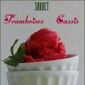 Sorbet à la framboise et à la crème de cassis,[...]