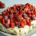 Pavlova aux fraises et aux framboises