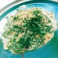 Pâtes de Konjaku aux épinards sauce miso