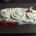 Bûche de Noël au chocolat blanc et aux poires,[...]