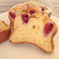 Le cake à la ricotta, framboises et citron vert