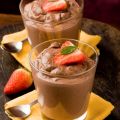 Mousse au chocolat, coeur de fraises
