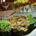 Salade aux lardons et ravioles