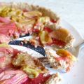 Tarte mi-crue à la rhubarbe, noix de coco et[...]