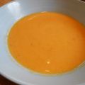 Soupe à la betterave doré et à la tomate jaune