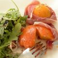 Pêche en habit de jambon cru et sa salade de[...]