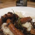 Saucisses à La Gueuele de bois, une bière noire[...]