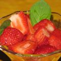 Salade de fraises au citron et à la vanille,[...]