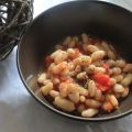 Salade de haricots blancs à la tomate et au[...]
