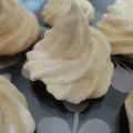 Meringues classiques et meringues roses